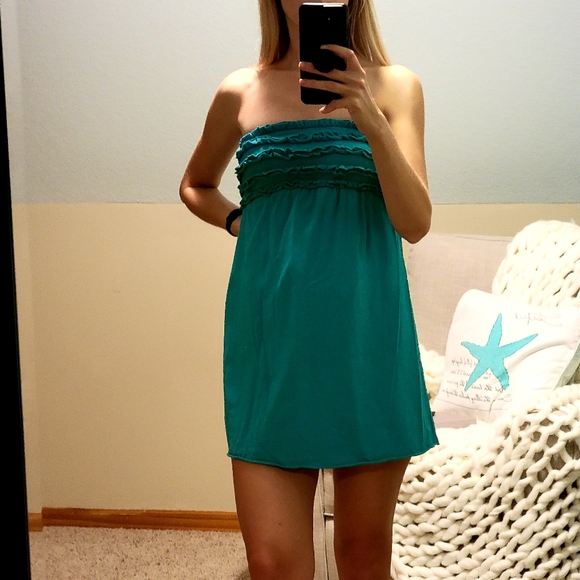 Essential Beach Cover-up in Small - Picture 3 of 5